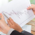 Μετοχές ενέργειας: Πώς επηρεάζουν οι διεθνείς εξελίξεις την αγορά